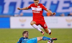 九游娱乐网页-汉诺威客场遭遇惨败，面临困难