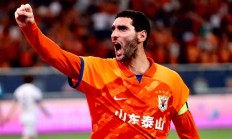 九游体育官方入口-山东鲁能门将表现出色，助球队逆转胜利