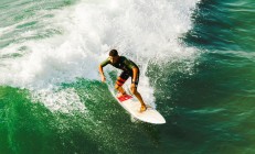 九游体育官方入口-斯通斯一夫当关，中国资本一波带走比利亚雷亚尔