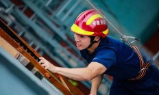 九游娱乐网站-无畏攻守：足球比赛中的无畏拼搏