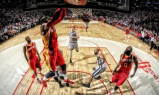 九游体育官方入口-维京战吼与非洲雄鹰，罗马式战术如何为奥斯梅恩铺就2026封神之路