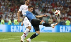 九游体育APP下载-中场组织发挥稳定，为前锋输送好球