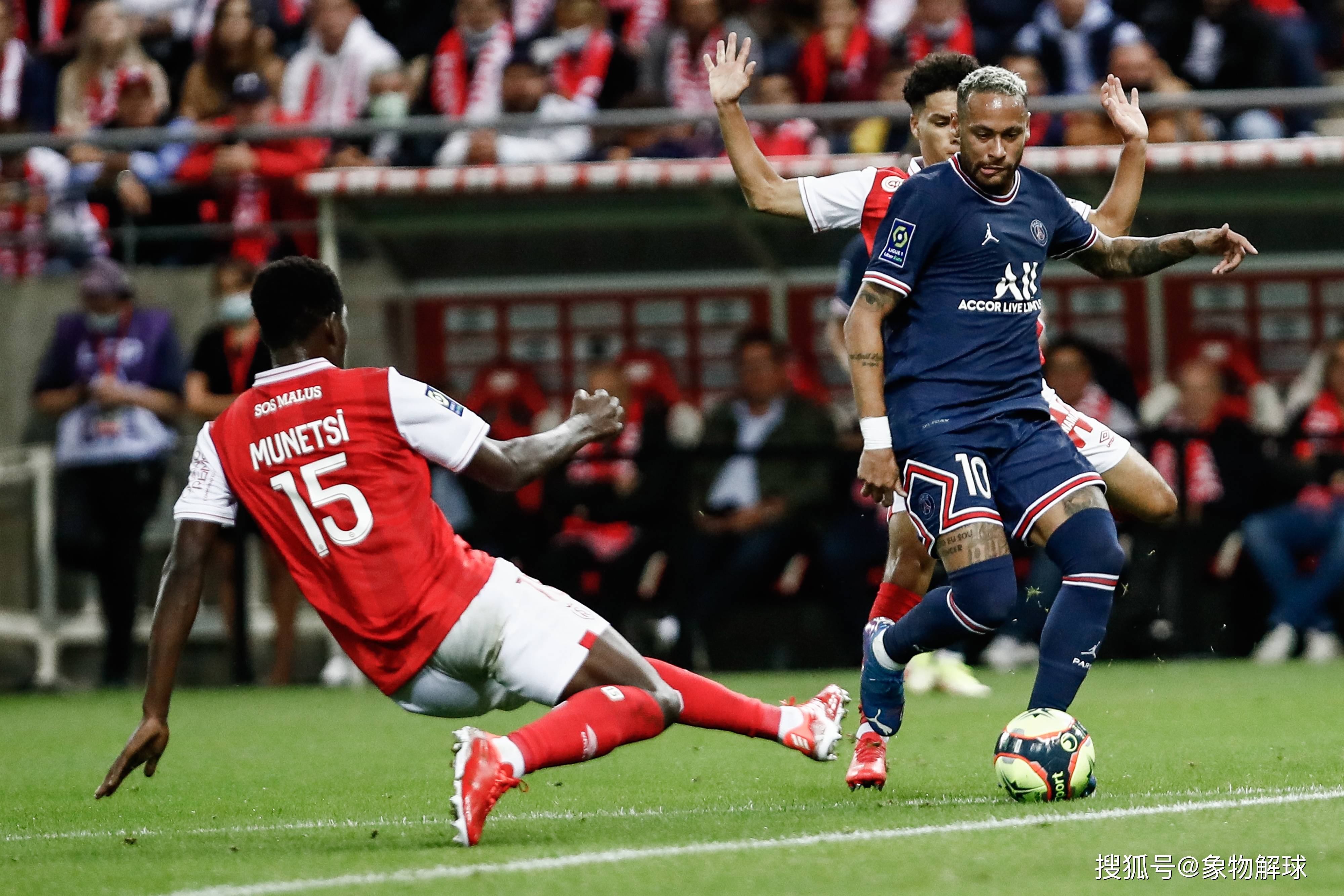 包含巴黎圣日耳曼前锋犀利射门,再添进球的词条 包含巴黎圣日耳曼前锋犀利射门,再添进球的词条