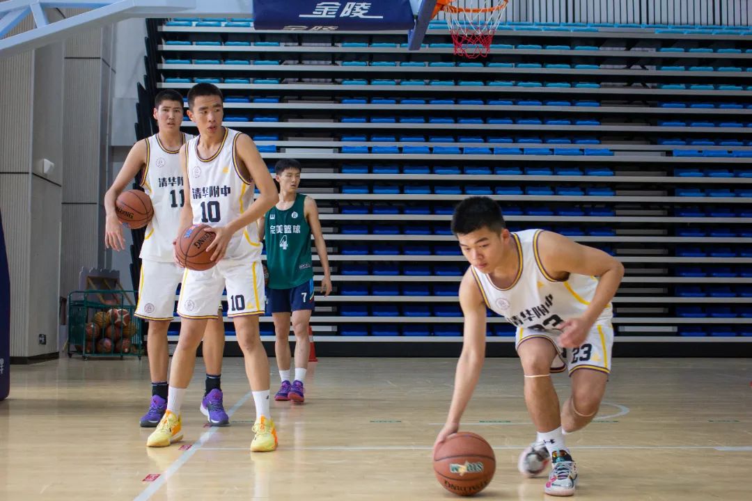 青少年篮球夏令营开幕,培养健康体魄和团队精神的简单介绍 青少年篮球夏令营开幕,培养健康体魄和团队精神的简单介绍