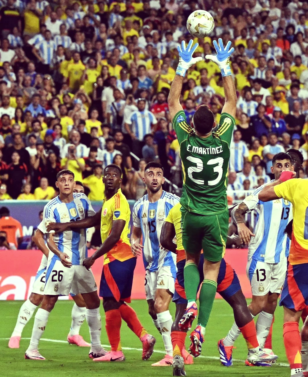 包含阿根廷队斩获南美锦标赛冠军,实力无敌的词条 包含阿根廷队斩获南美锦标赛冠军,实力无敌的词条