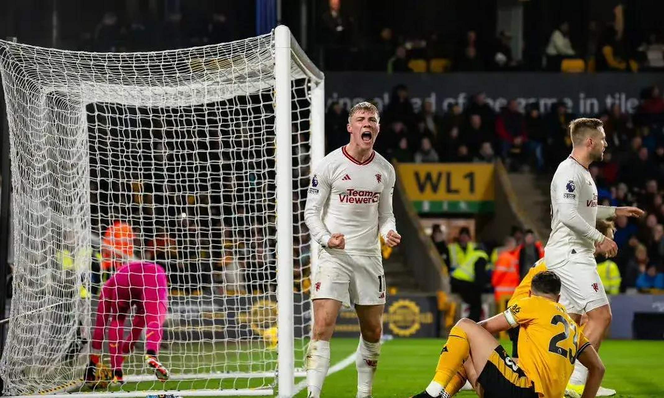 球场狂飙猛进,场面惊心动魄的简单介绍 球场狂飙猛进,场面惊心动魄的简单介绍