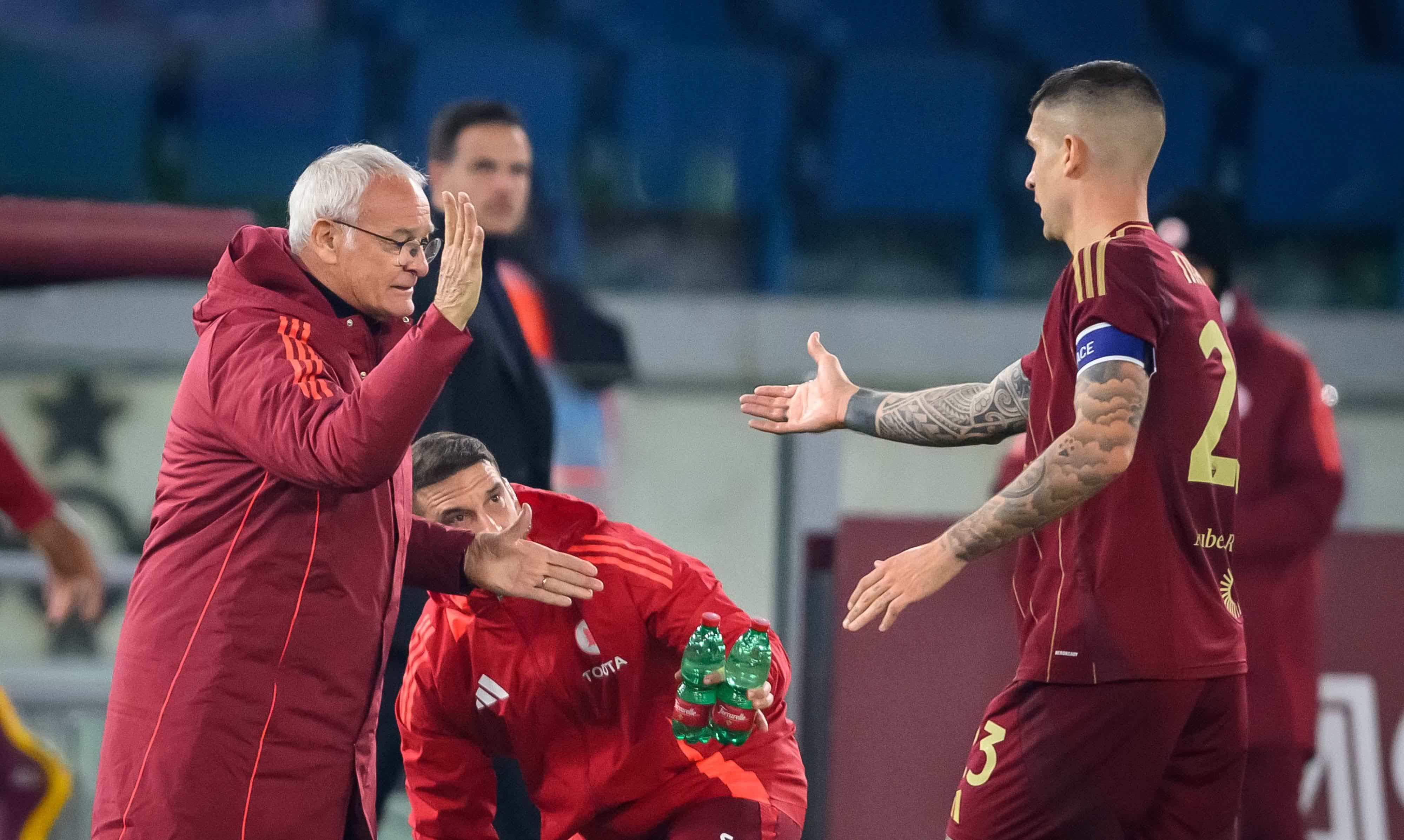 包含意大利队在国际比赛中一路高歌猛进,吸引众目睽睽的词条 包含意大利队在国际比赛中一路高歌猛进,吸引众目睽睽的词条