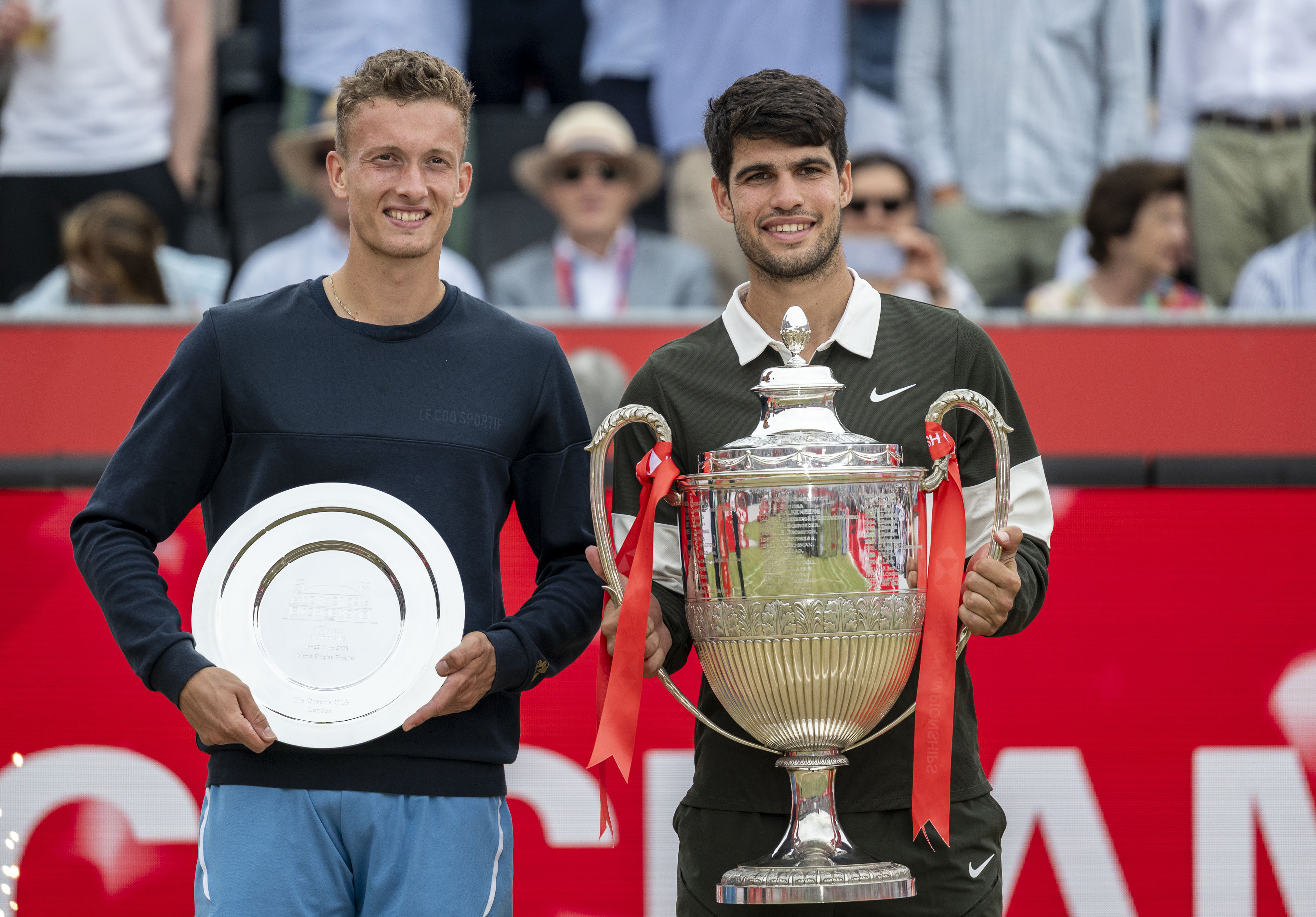 英国网球队完胜世界网球队，阿尔卡拉斯绝境逆转的简单介绍