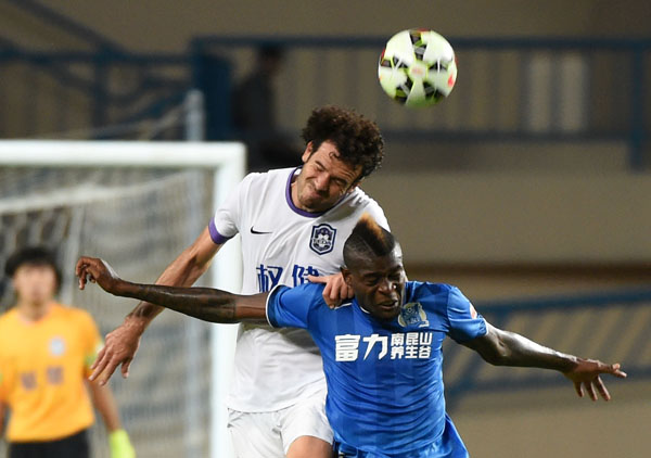 关于泰达击败富力,球员们拼尽全力获得胜利的信息 关于泰达击败富力,球员们拼尽全力获得胜利的信息