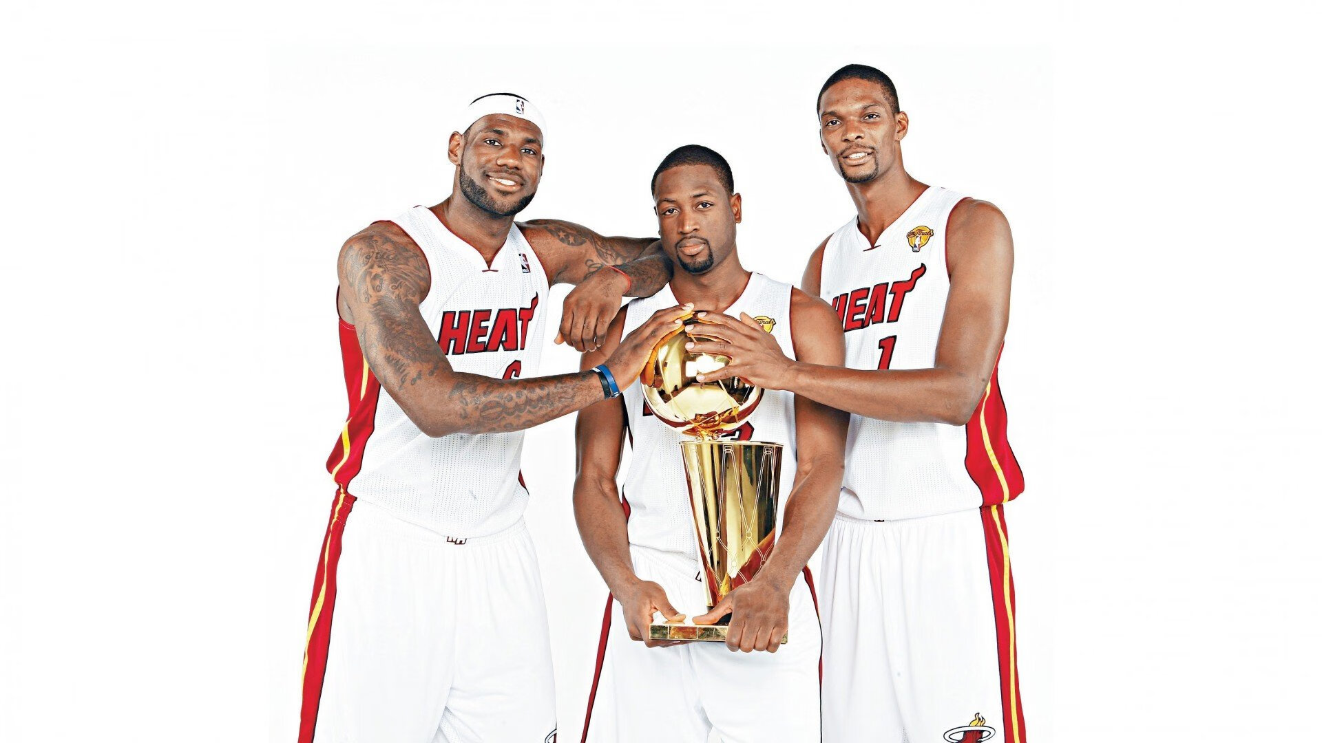 若日尼奥一锤定音，皇马提前终结悬念致敬乌克兰